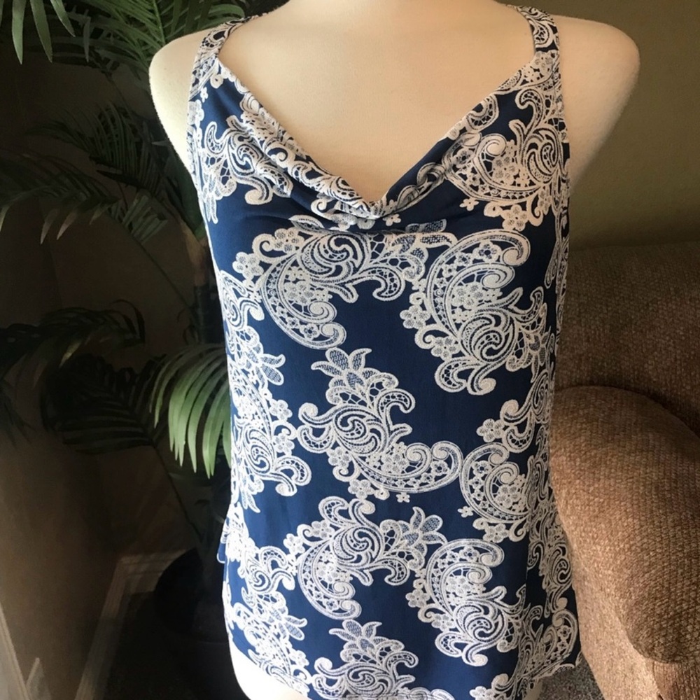 🇺🇸 INC Navy and White Lace Patterned Sleeveless Razor Back Top, Size S - Picture 2 of 5